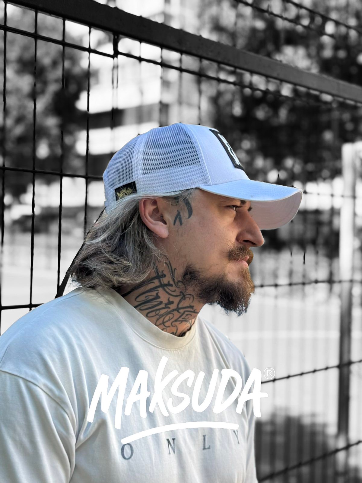 Шапка MAXSUDA Бяла +2 магнита подарък