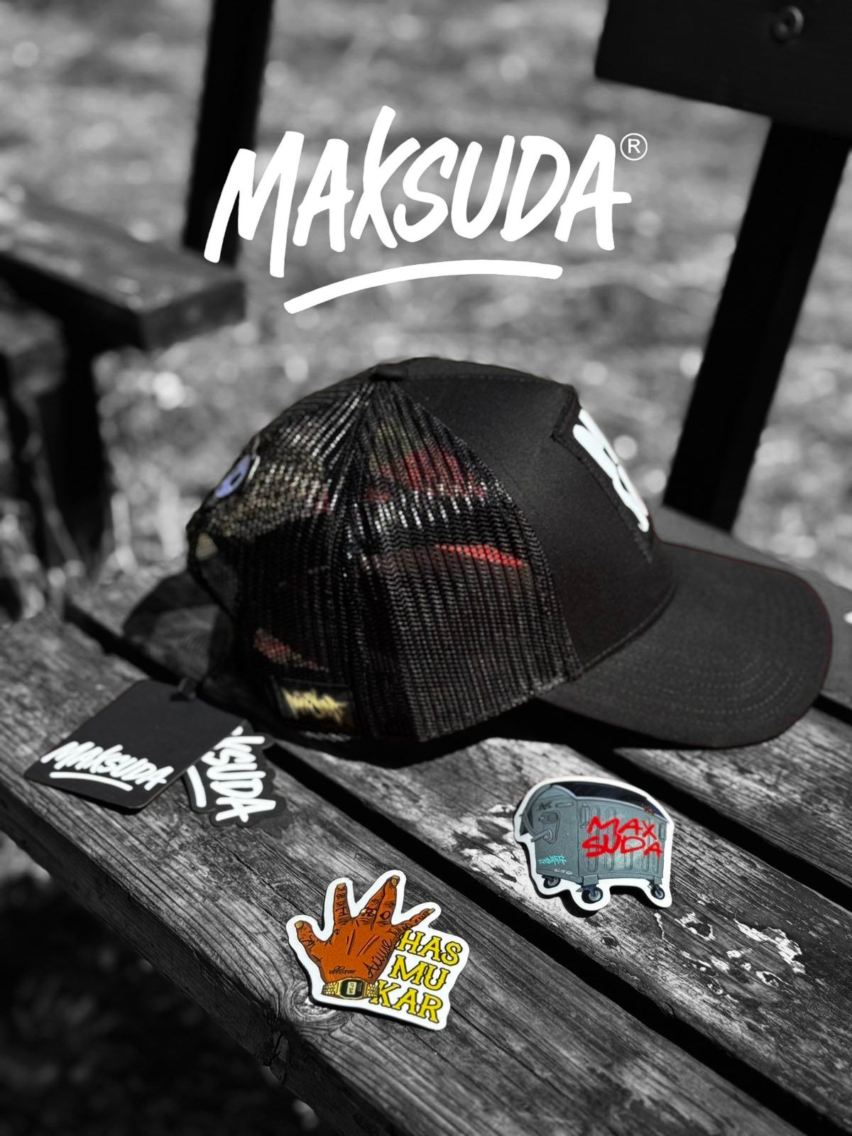 Шапка MAXSUDA Черна +2 магнита подарък
