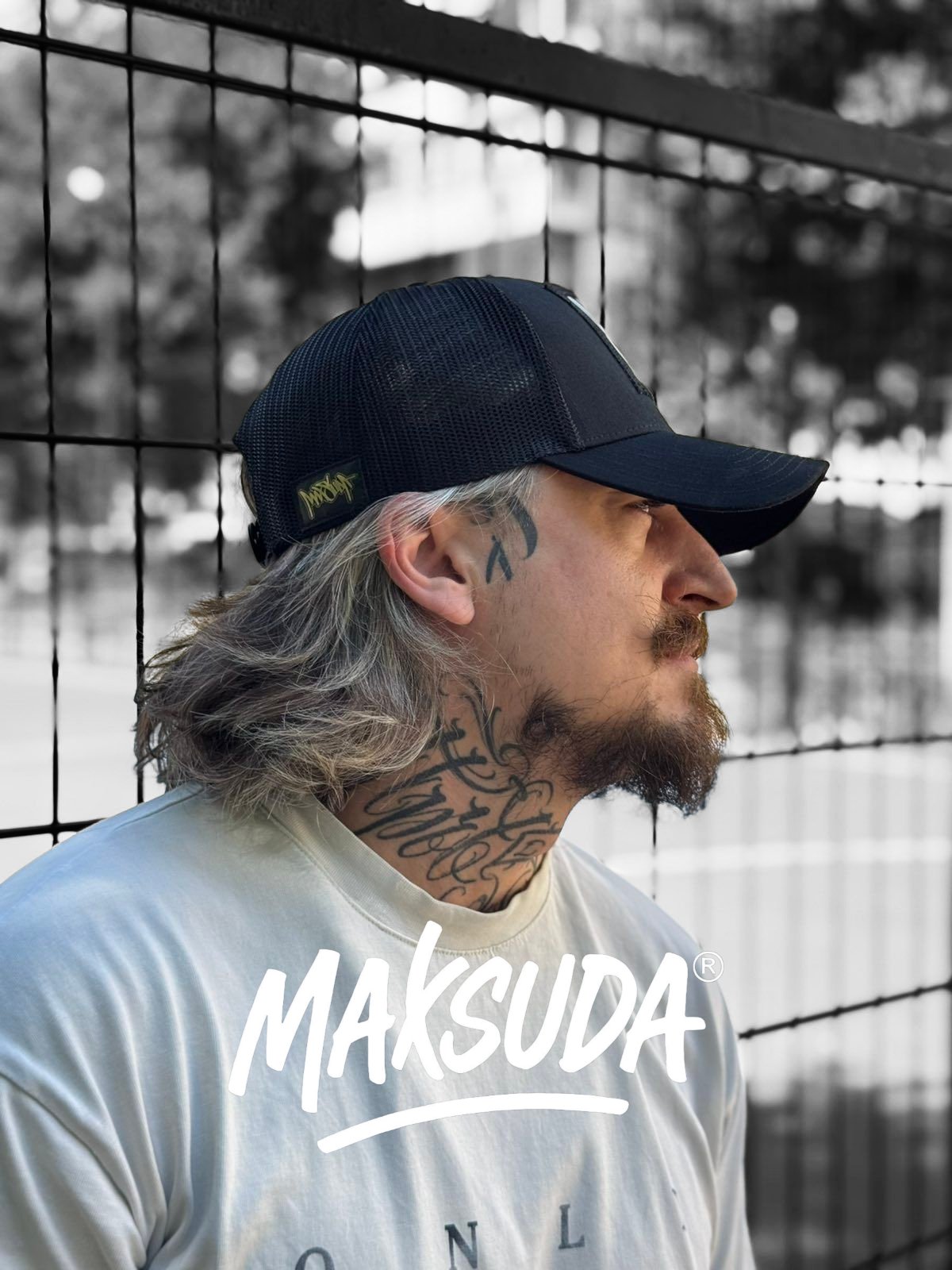 Шапка MAXSUDA Черна +2 магнита подарък