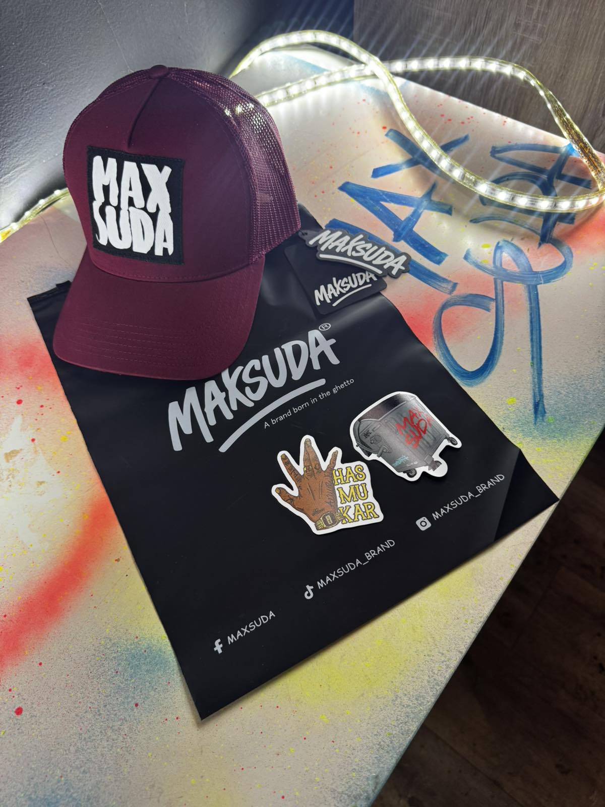 Шапка MAXSUDA Бордо +2 магнита подарък